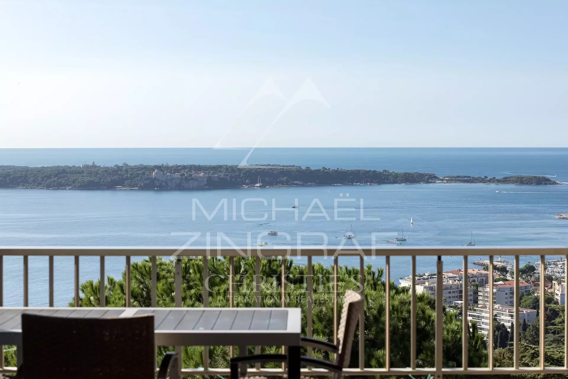 Sole Agent -  Superb  contemporary apartment withe amazing sea view