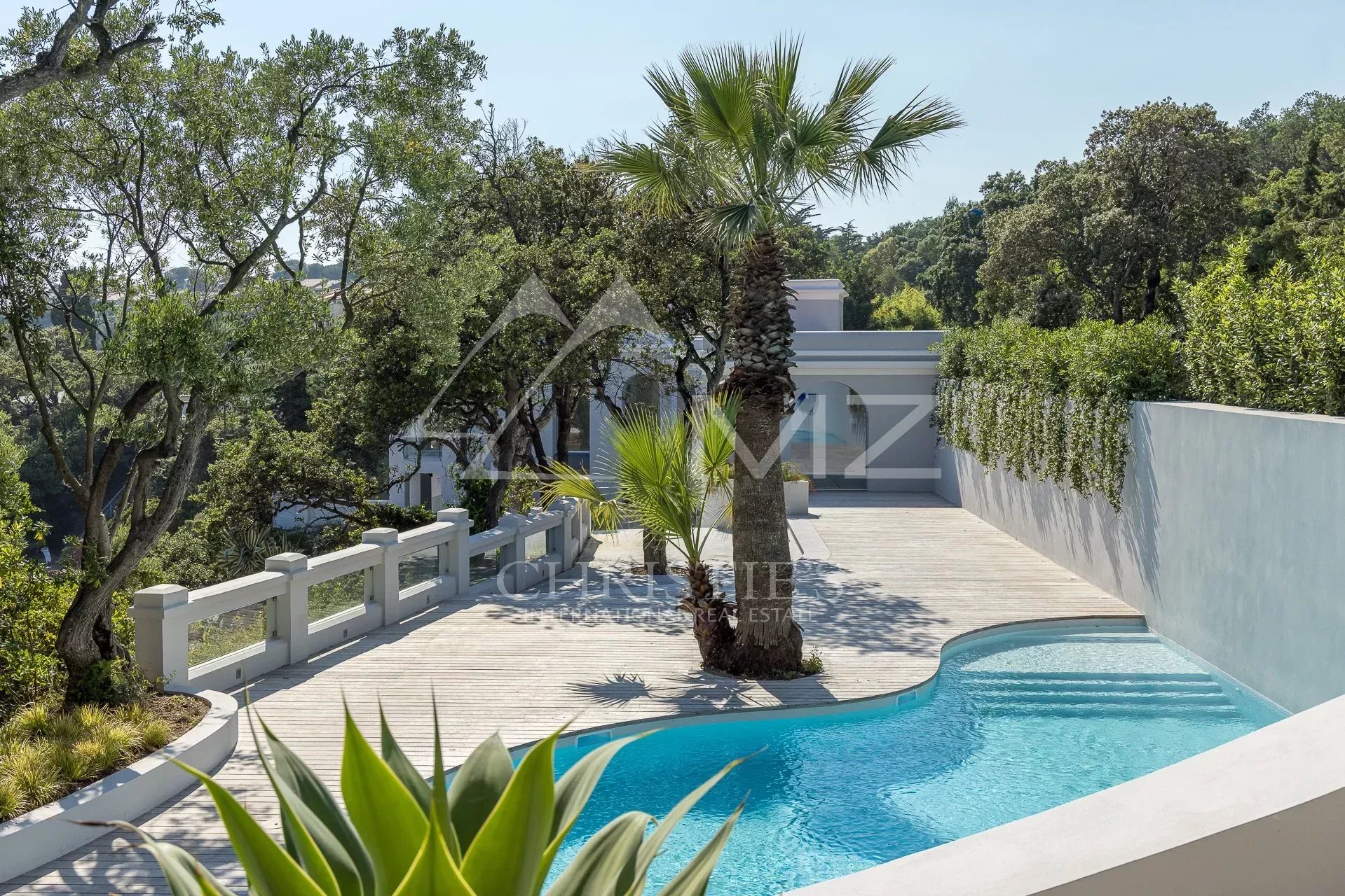 Proche Cannes - Villa pieds dans l'eau