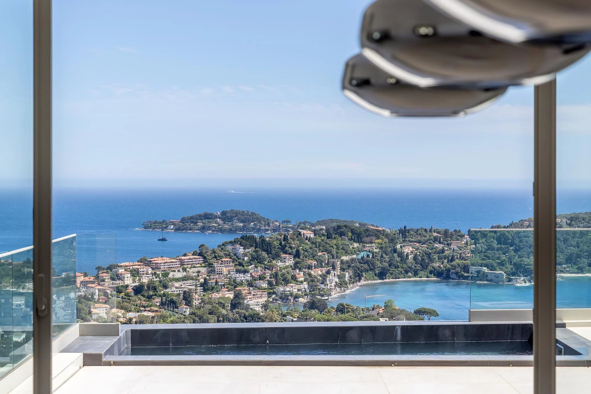 Villefranche sur Mer - Villa contemporaine luxueuse avec vue mer sur la baie