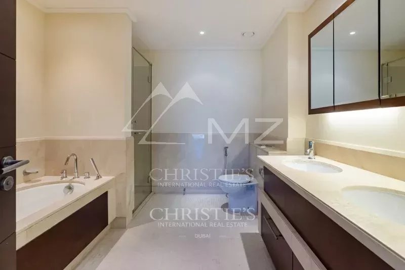 Full Burj Khalifa Views | Upgraded Kitchen | 2 bed