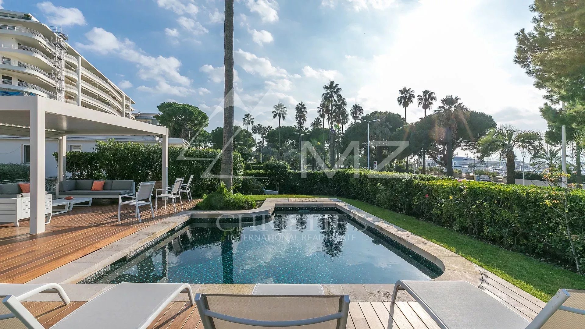 CANNES-CROISETTE-CONTEMPORARY VILLA