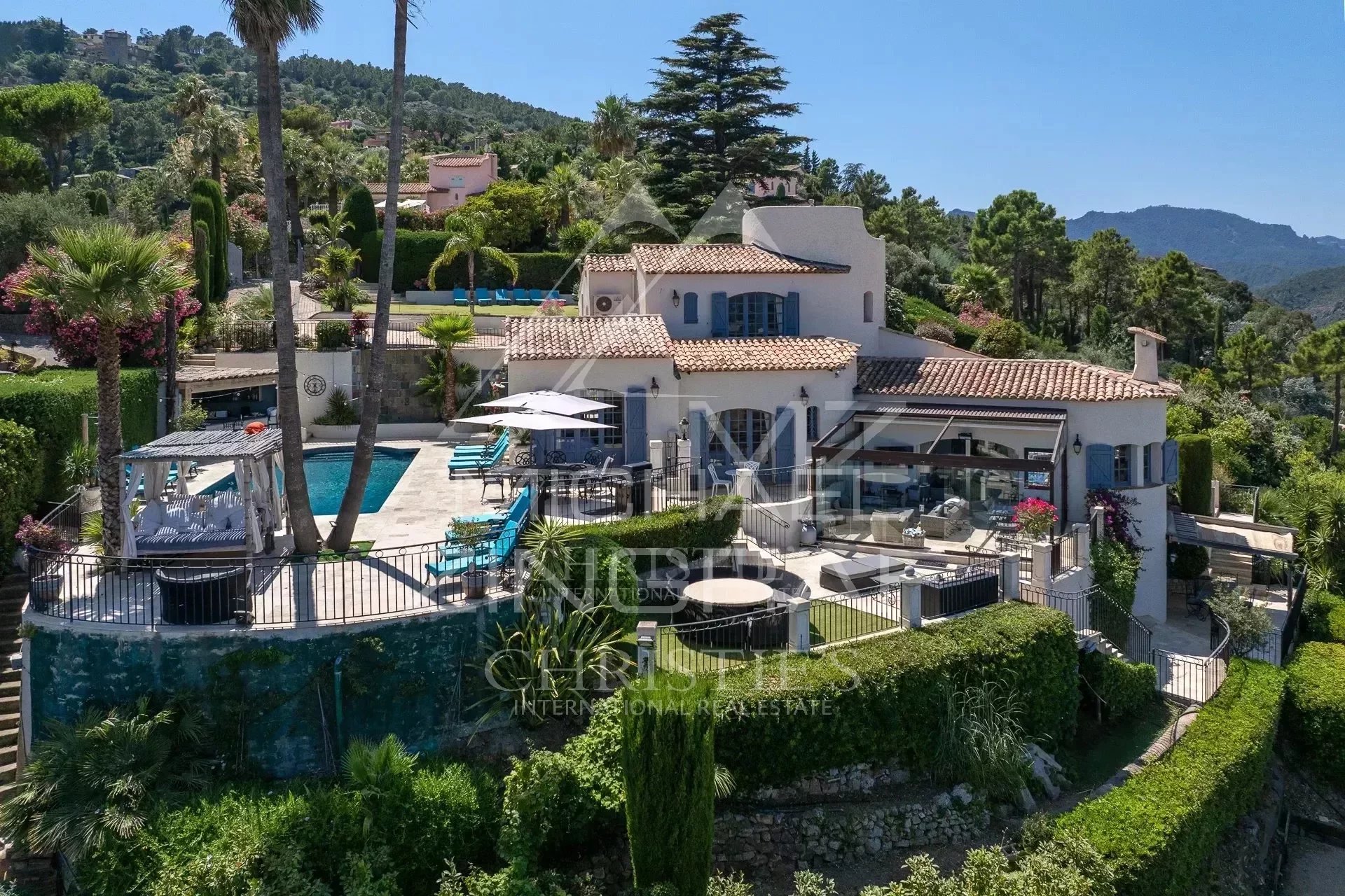 Théoule-sur-Mer - Villa de style néo-provençal