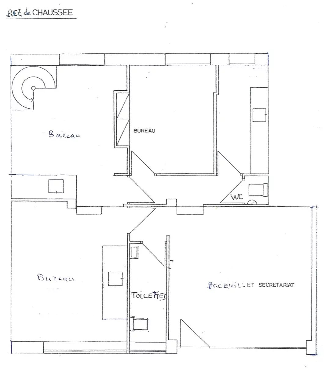 94 sq. m commercial space to renovate - residential area close to transport links - Meudon