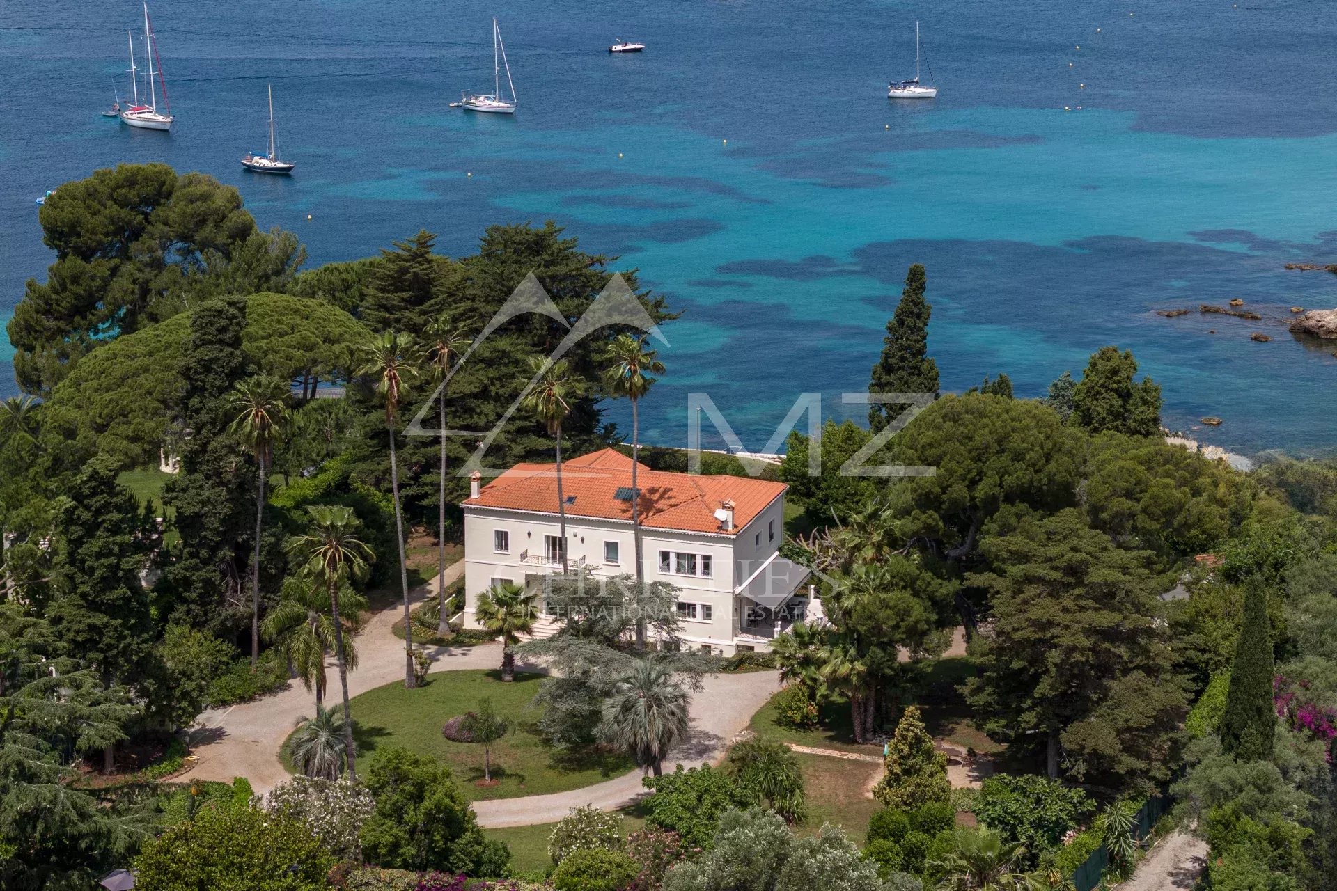 Propriété de prestige située sur le versant ouest du Cap d'Antibes