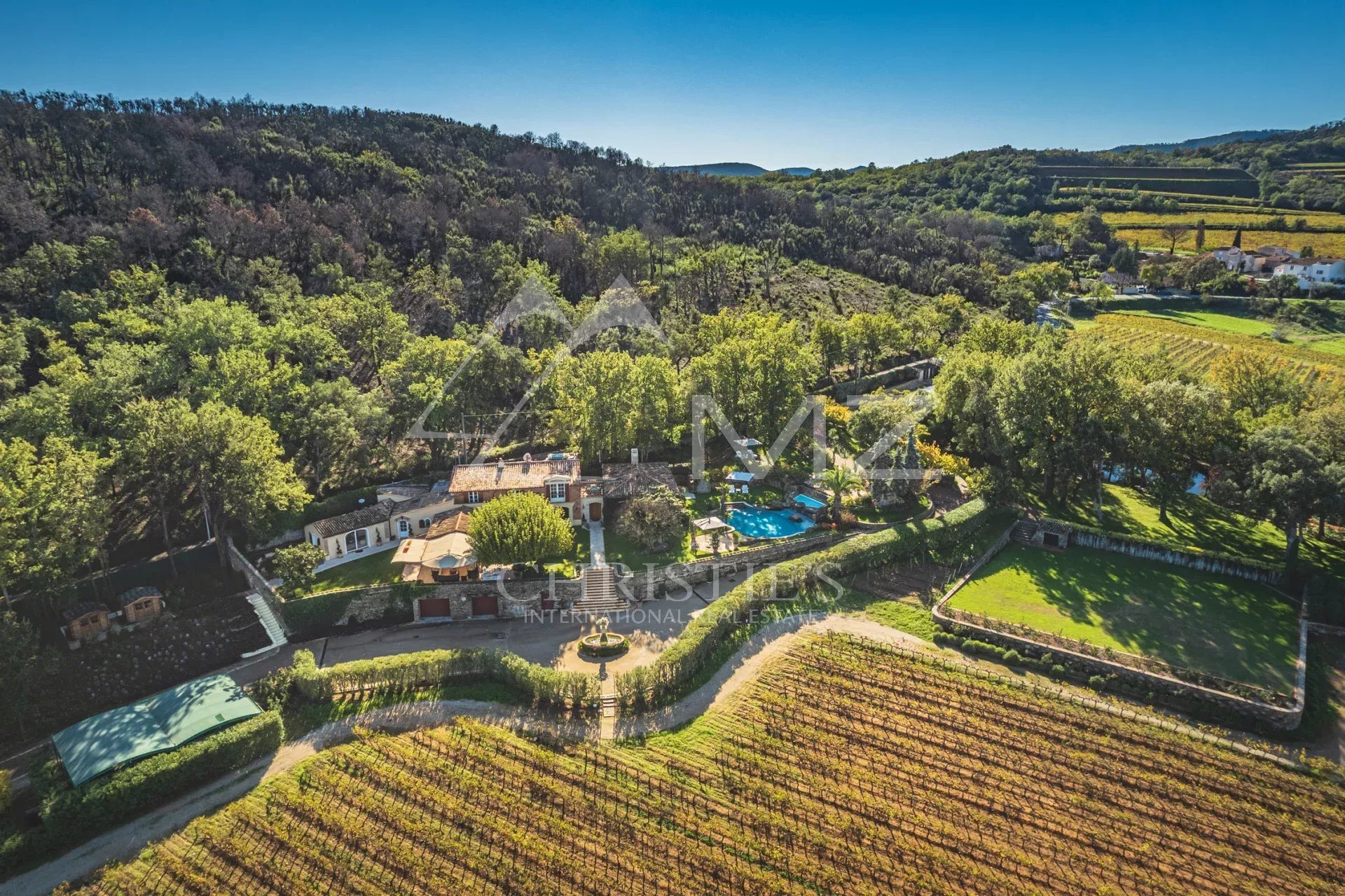 Eine seltene provenzalische Residenz im Herzen der Weinberge