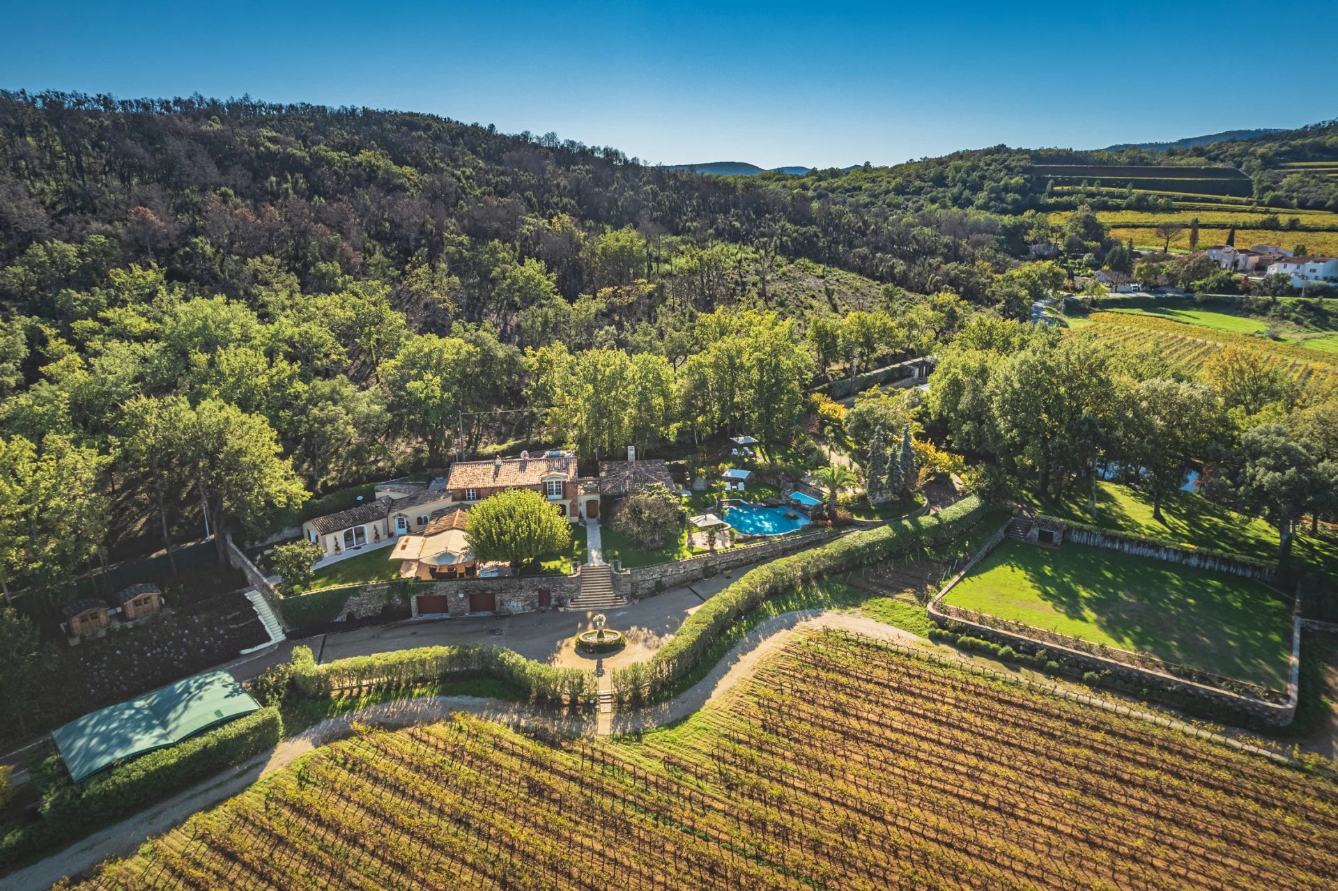 Une rare demeure provençale au coeur des vignes