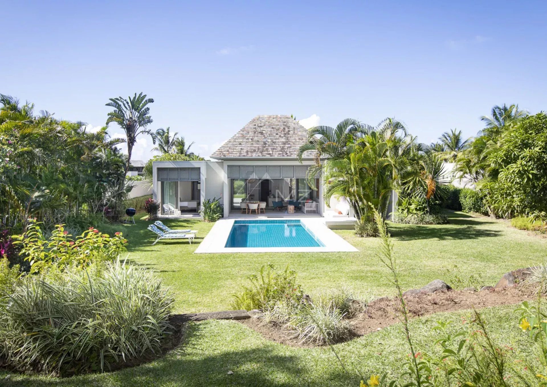 Mauritius – freistehende Villa mit 4 Schlafzimmern, intim, Blick auf den Golfplatz und die Berge