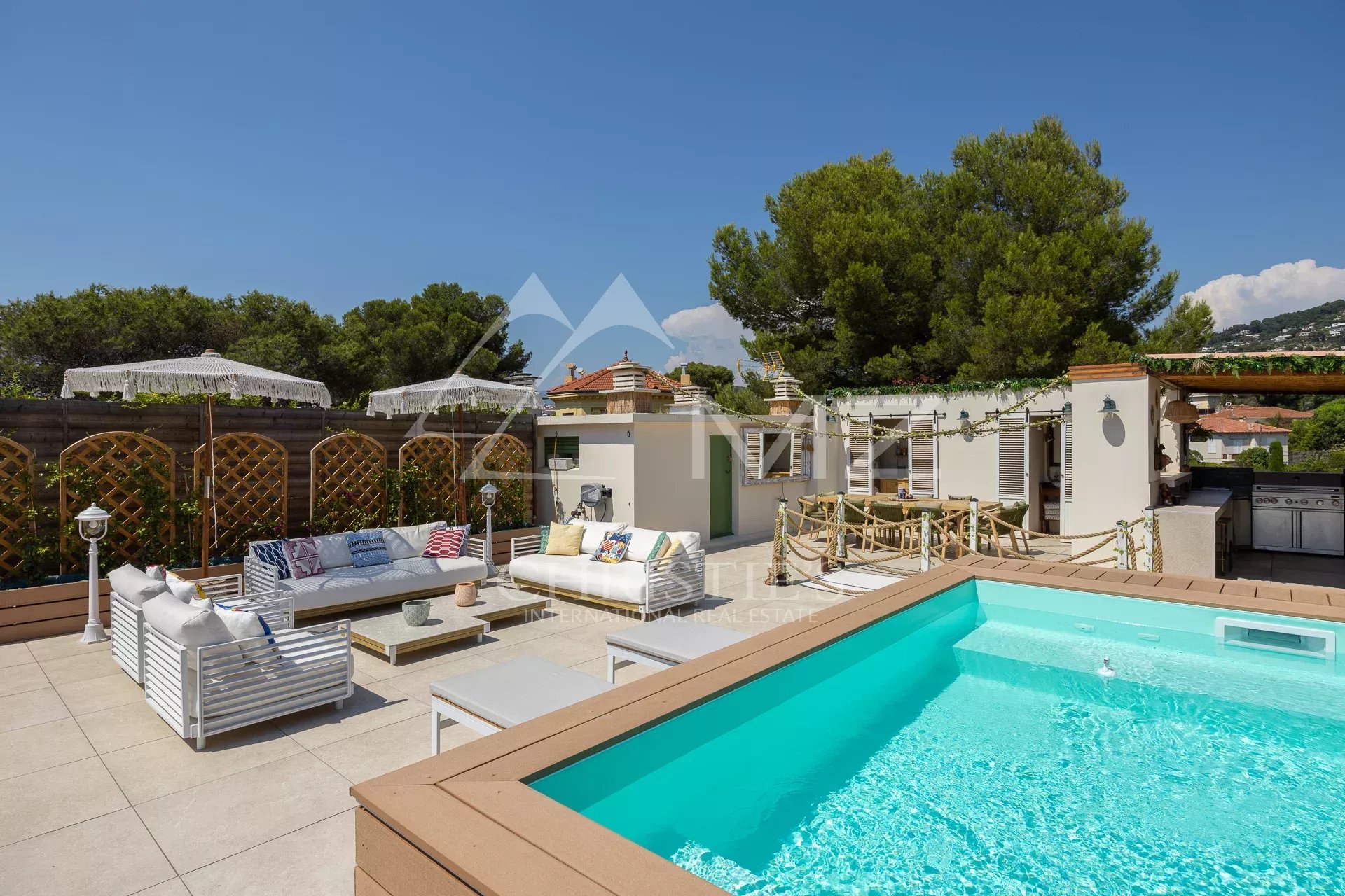 Appartement de prestige avec piscine sur le toit à Cannes