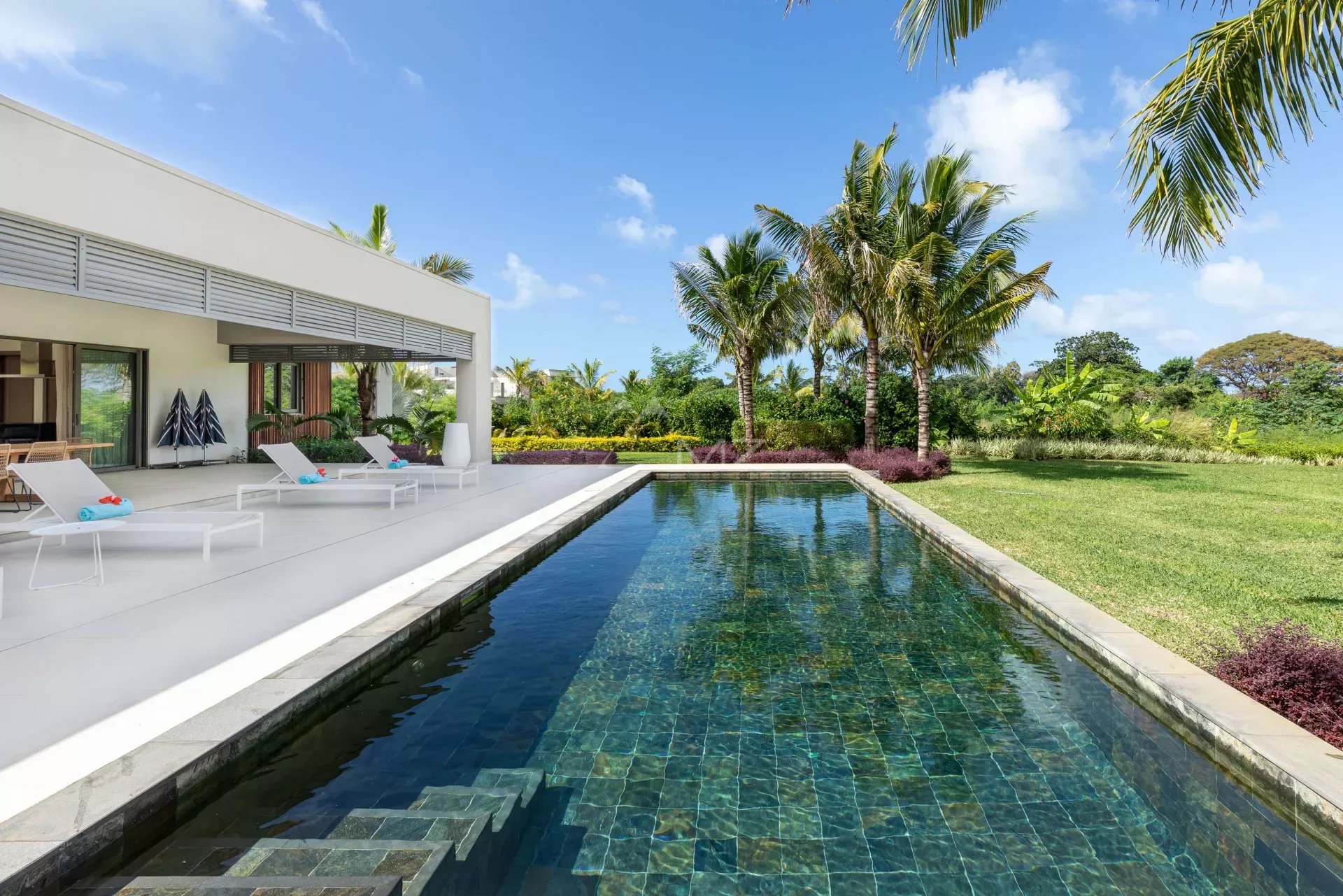 4 bedroom villa in a prestigious residential estate