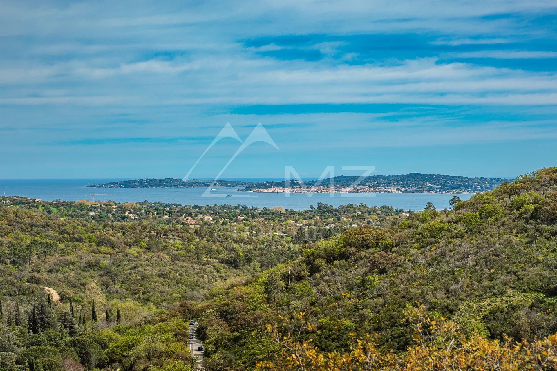 Villa neuve et contemporaine à Grimaud