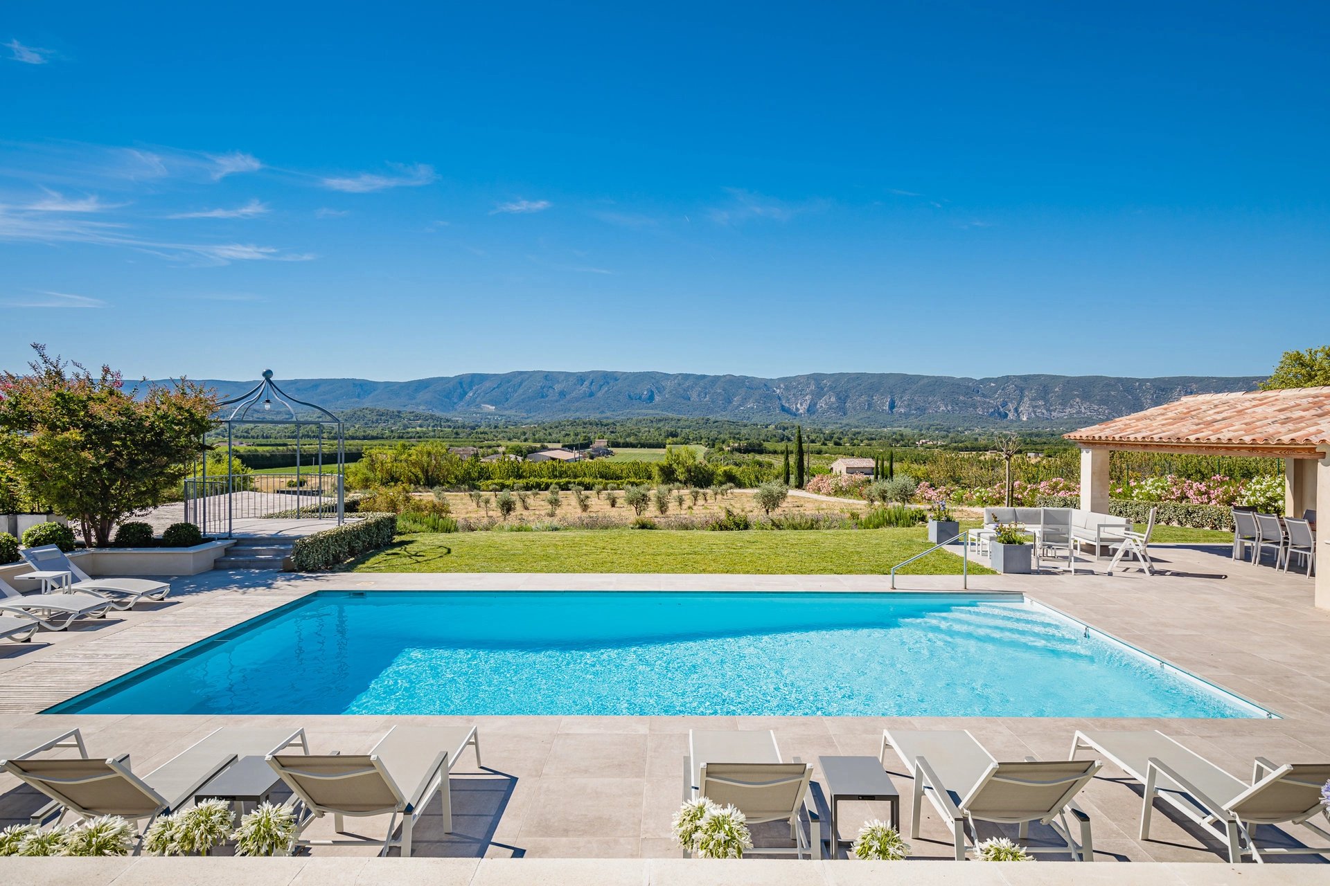 Gordes - Belle maison de vacances avec piscine chauffée et vue exceptionnelle sur le Luberon