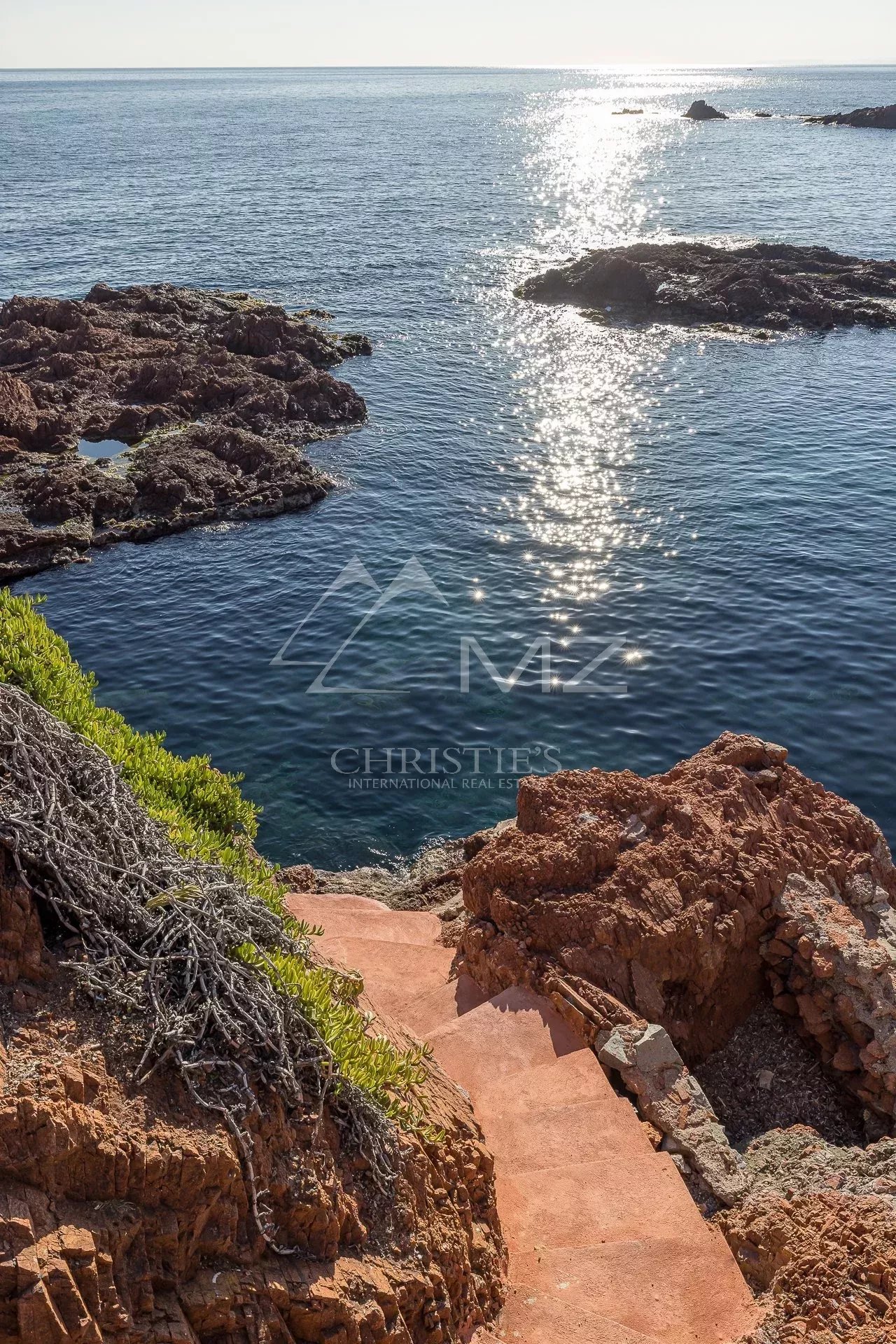 Proche Cannes - Villa pieds dans l'eau