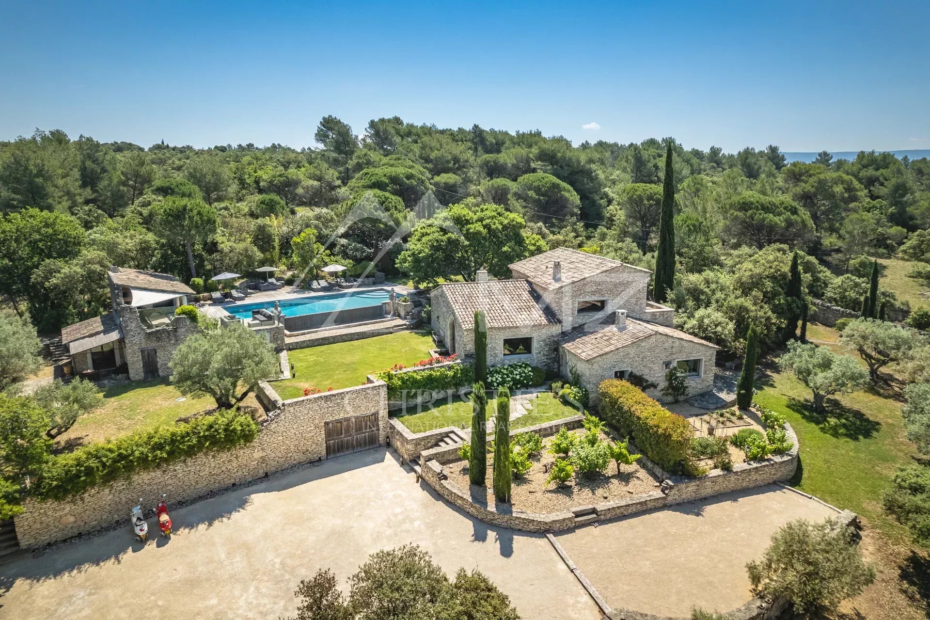 Gordes - Beautiful renovated farmhouse with open view