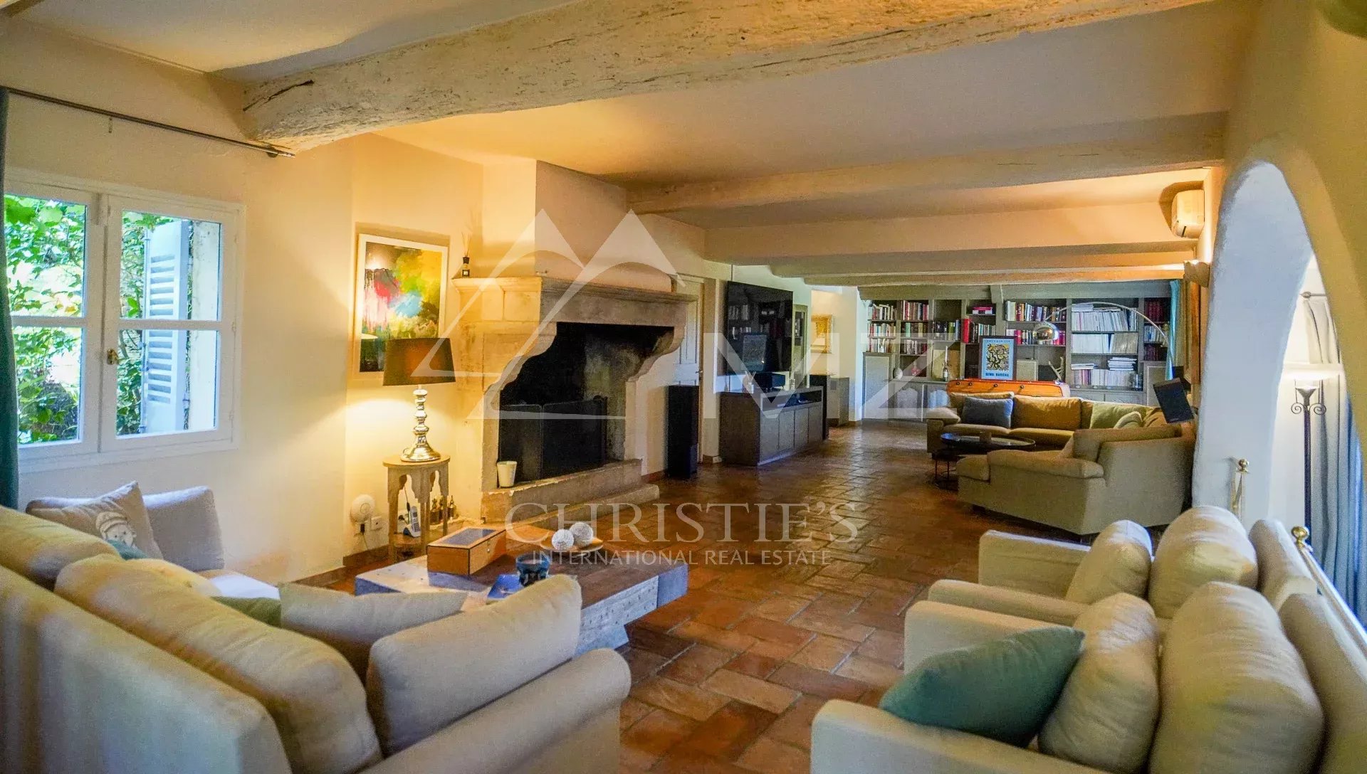 Close to Saint-Tropez - Exceptional property