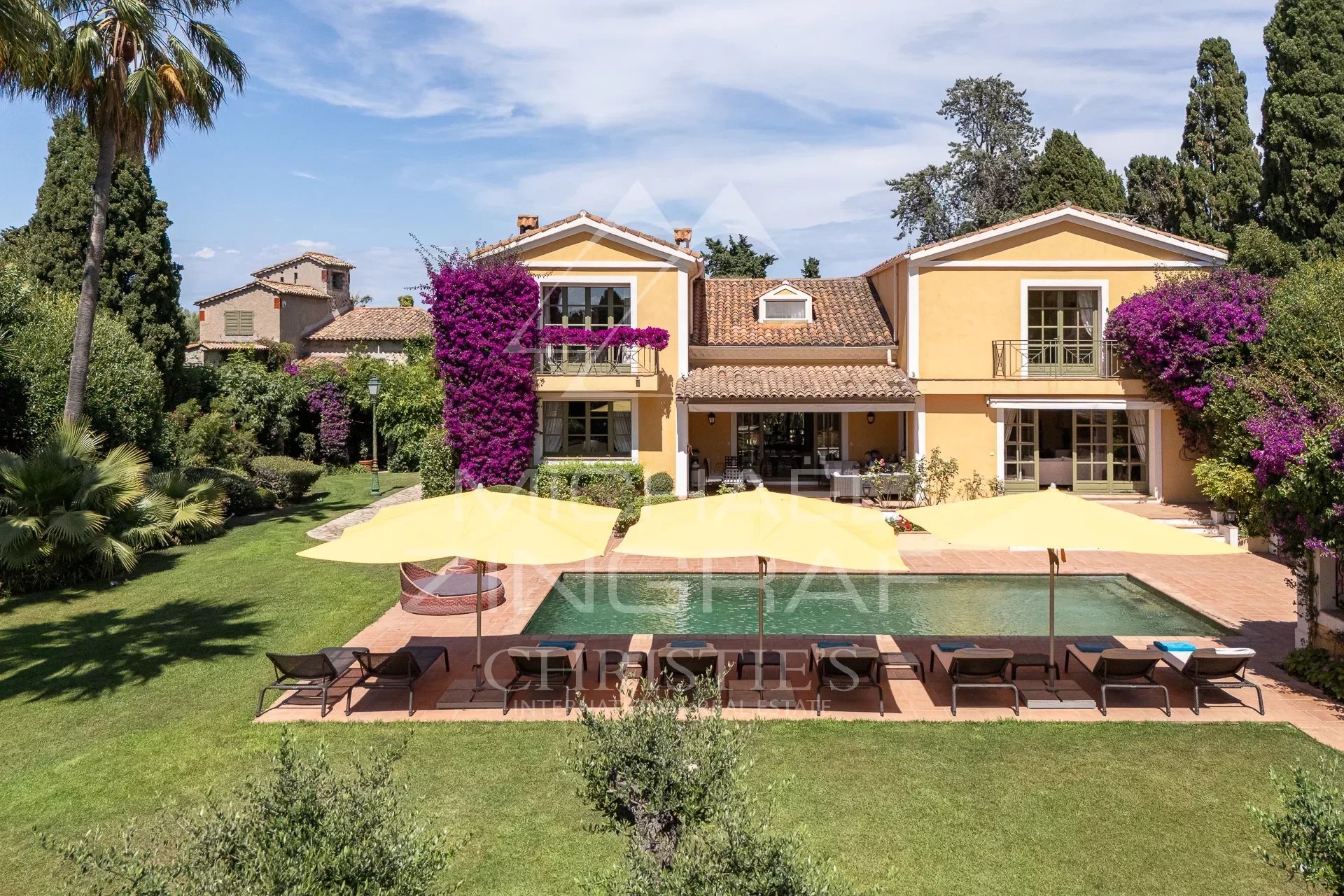 Exclusive Domain Properties in Cap d'Antibes west side with 4873 m2 landscaped park