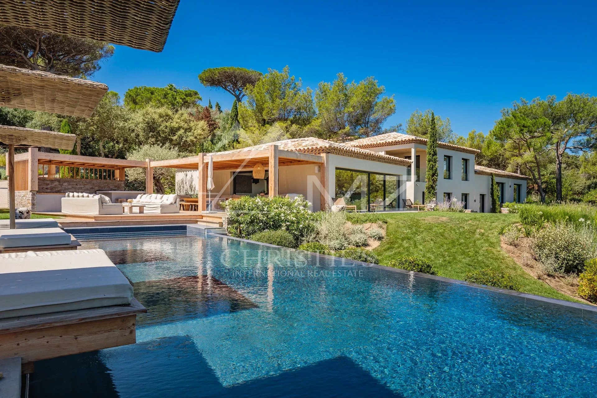 Saint-Tropez - Maison neuve avec vue exceptionnelle sur la mer