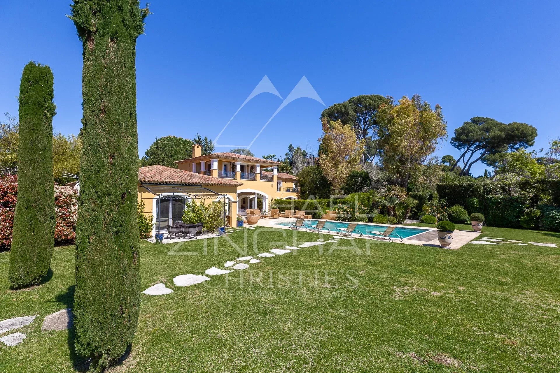 exceptional property in the heart of Cap d'Antibes - walking distance Keller beach