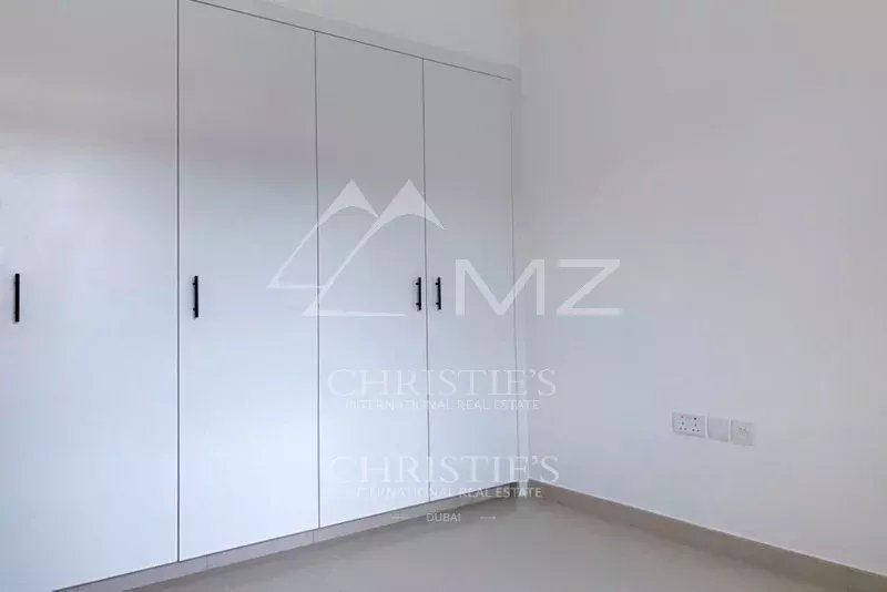 Modern 3 Bedroom|Opposite Community Pool and Park