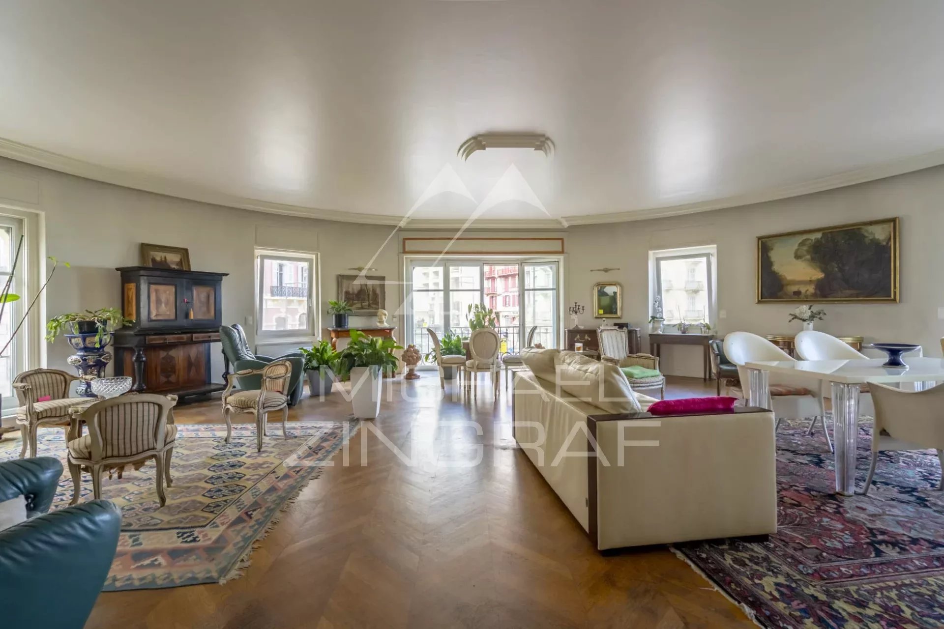 Sublime Familienwohnung in erster Linie mit Blick auf Meer und Palast