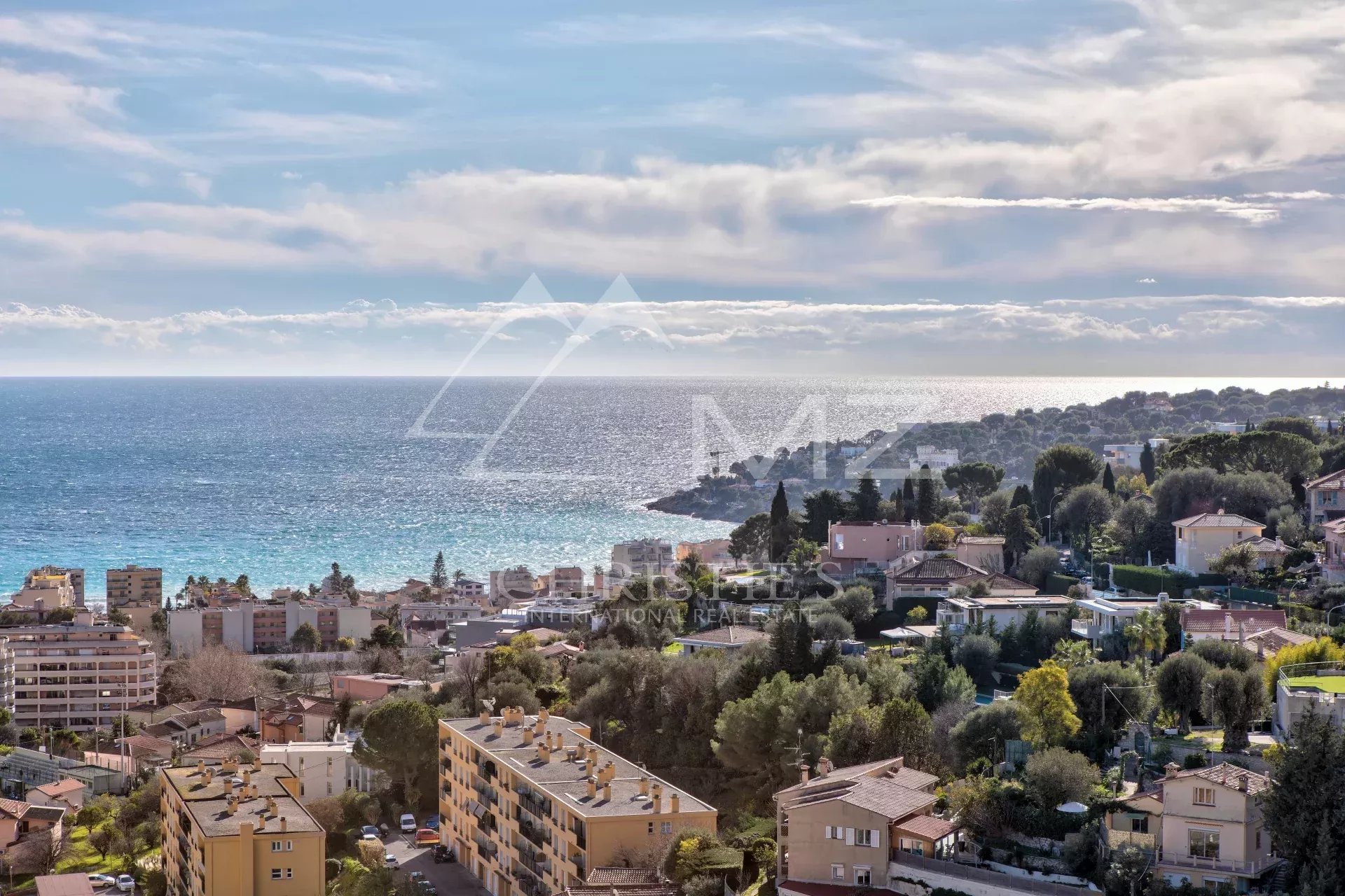 Sea view apartment with large terrace