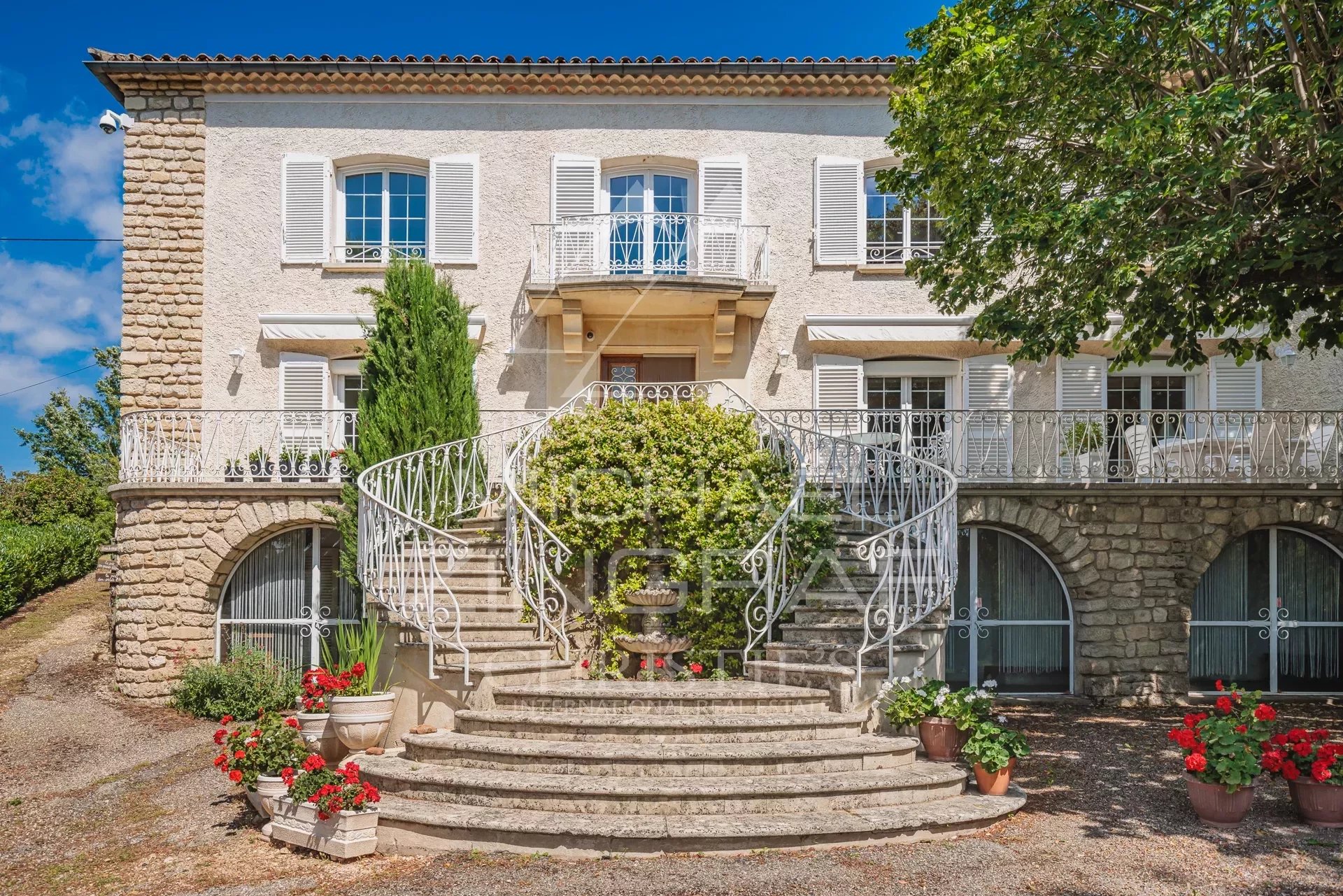 Belle propriété sur les hauteurs de la capitale du Luberon