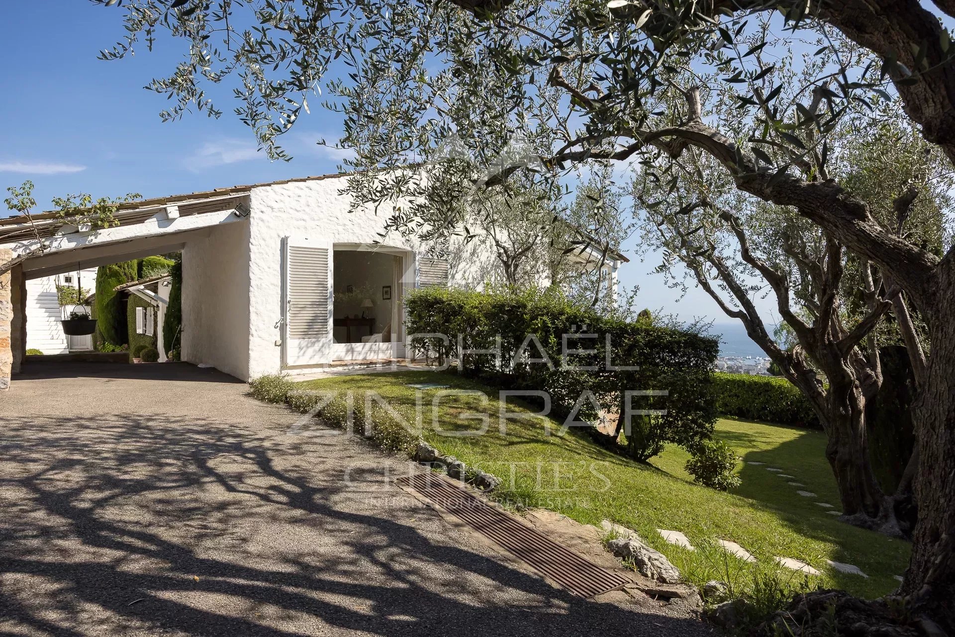 Cannes - 4 bedrooms sea view villa