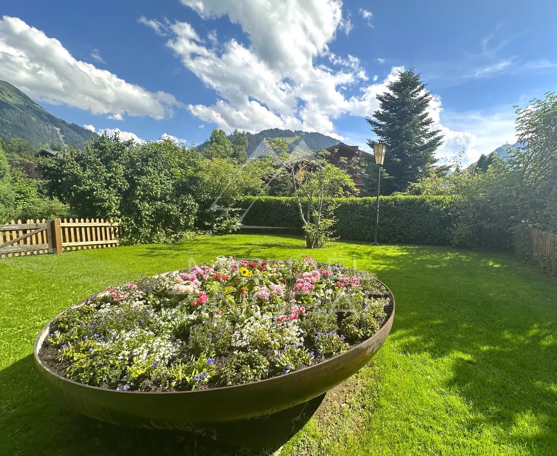 Rental-apartment with own garden in Gstaad