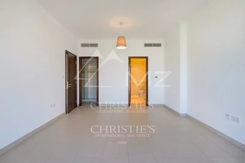 Full Burj Khalifa Views | Upgraded Kitchen | 2 bed