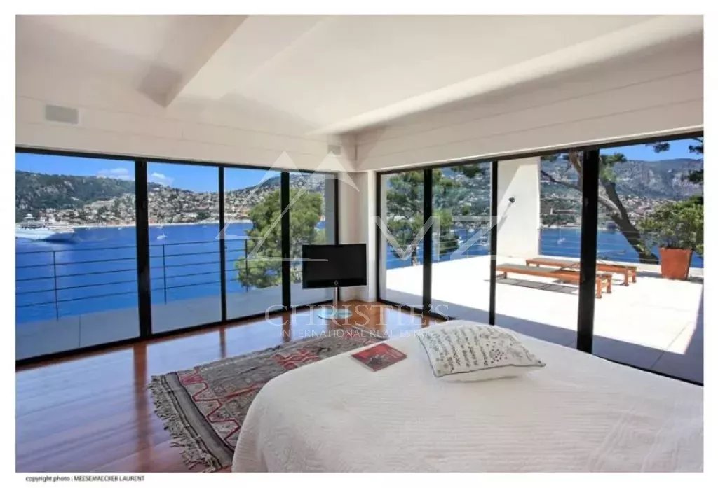 Saint-Jean Cap Ferrat - Villa moderne face à la mer