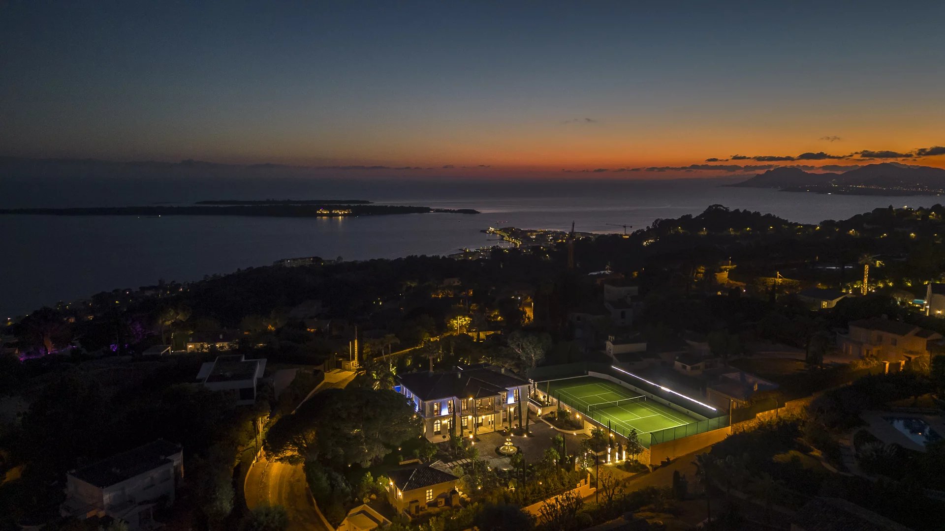 Super Cannes - Unique propriété florentine neuve