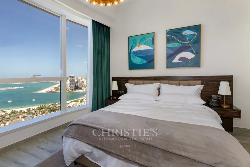 Stunning Views| Fully Furnished | Vacant | Call now