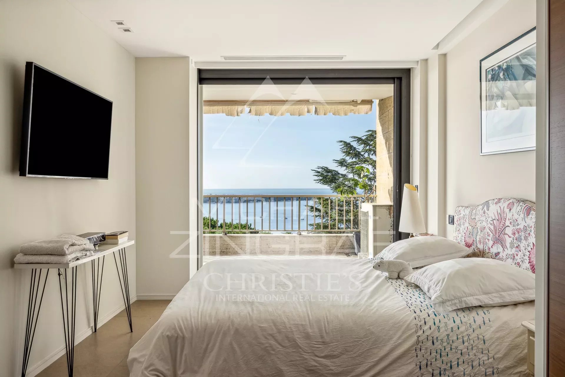 EXCLUSIVITE: Superbe appartement contemporain à la vue mer