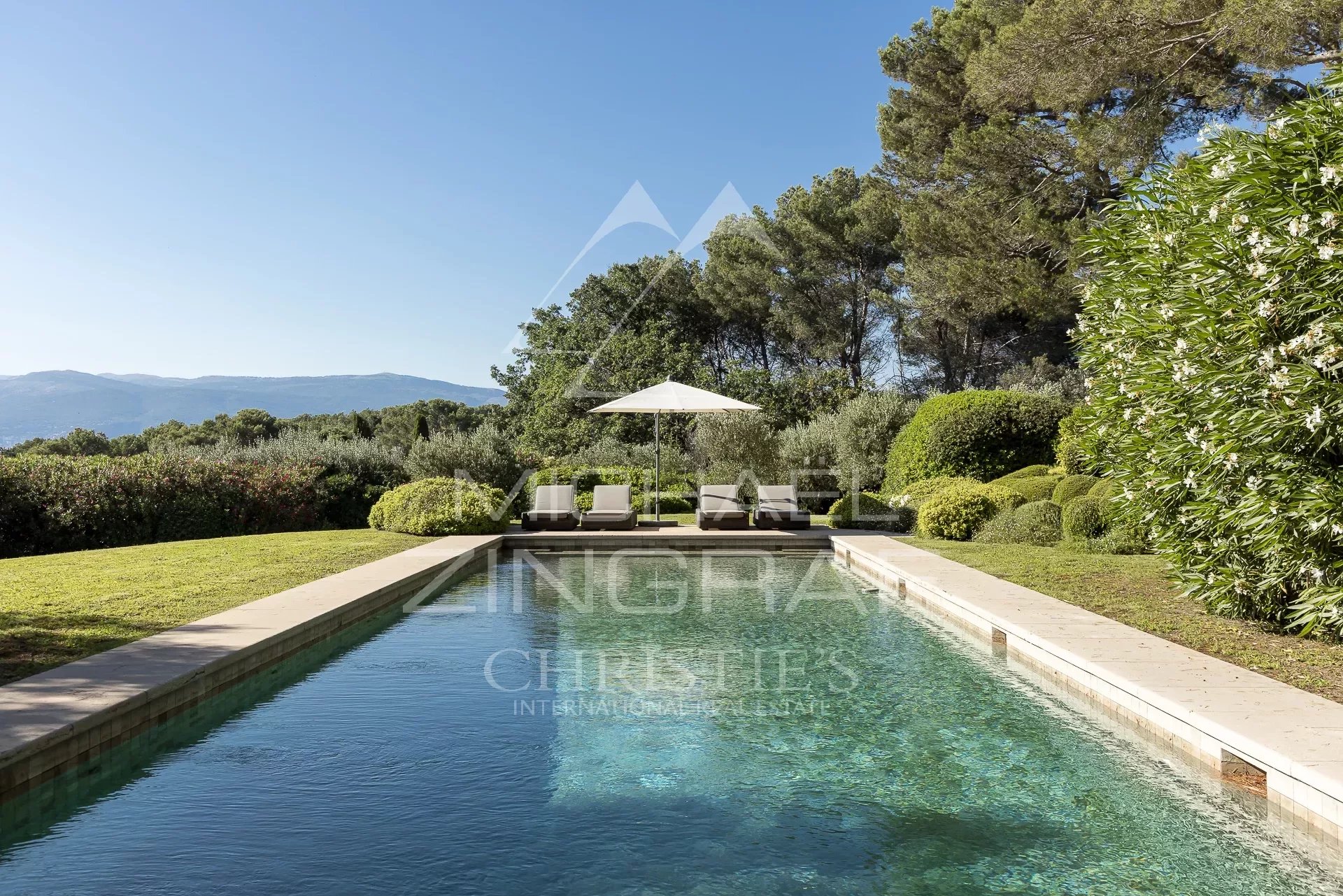 Mougins - Superb stone farmhouse