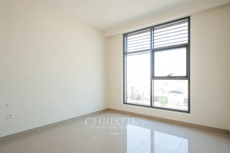 Exclusive|Pool View|Large Layout|Tenanted|High Flr