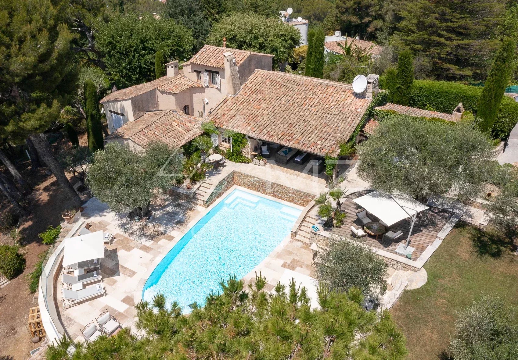 Mougins - 6 bedrooms sea view house