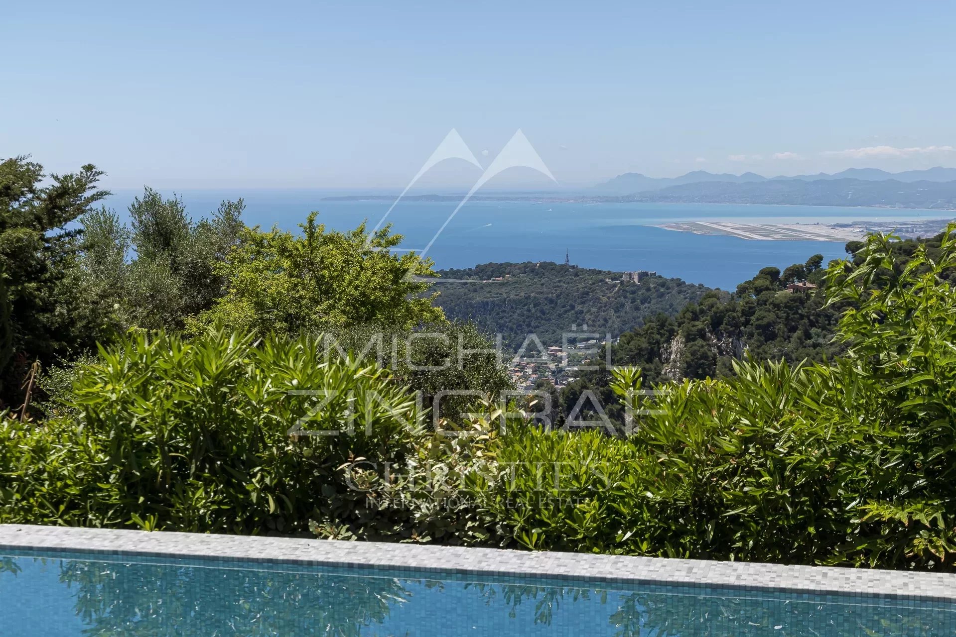 Villa contemporaine avec vue mer panoramique
