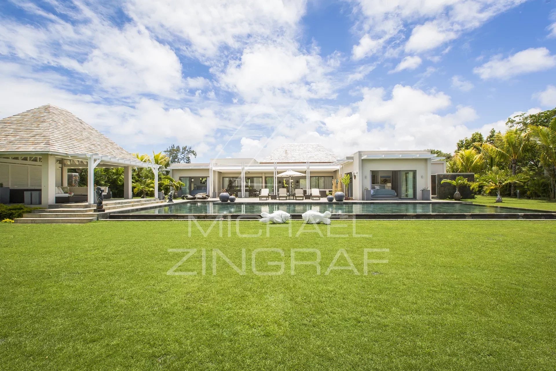 Exceptional Villa with golf view