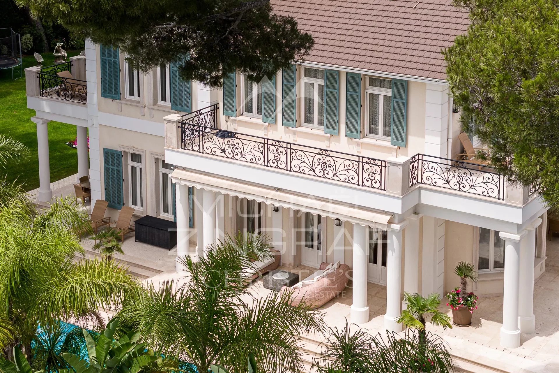 Cap d'Antibes - Magnifique Propriété avec Deux Maisons dans domaine privé