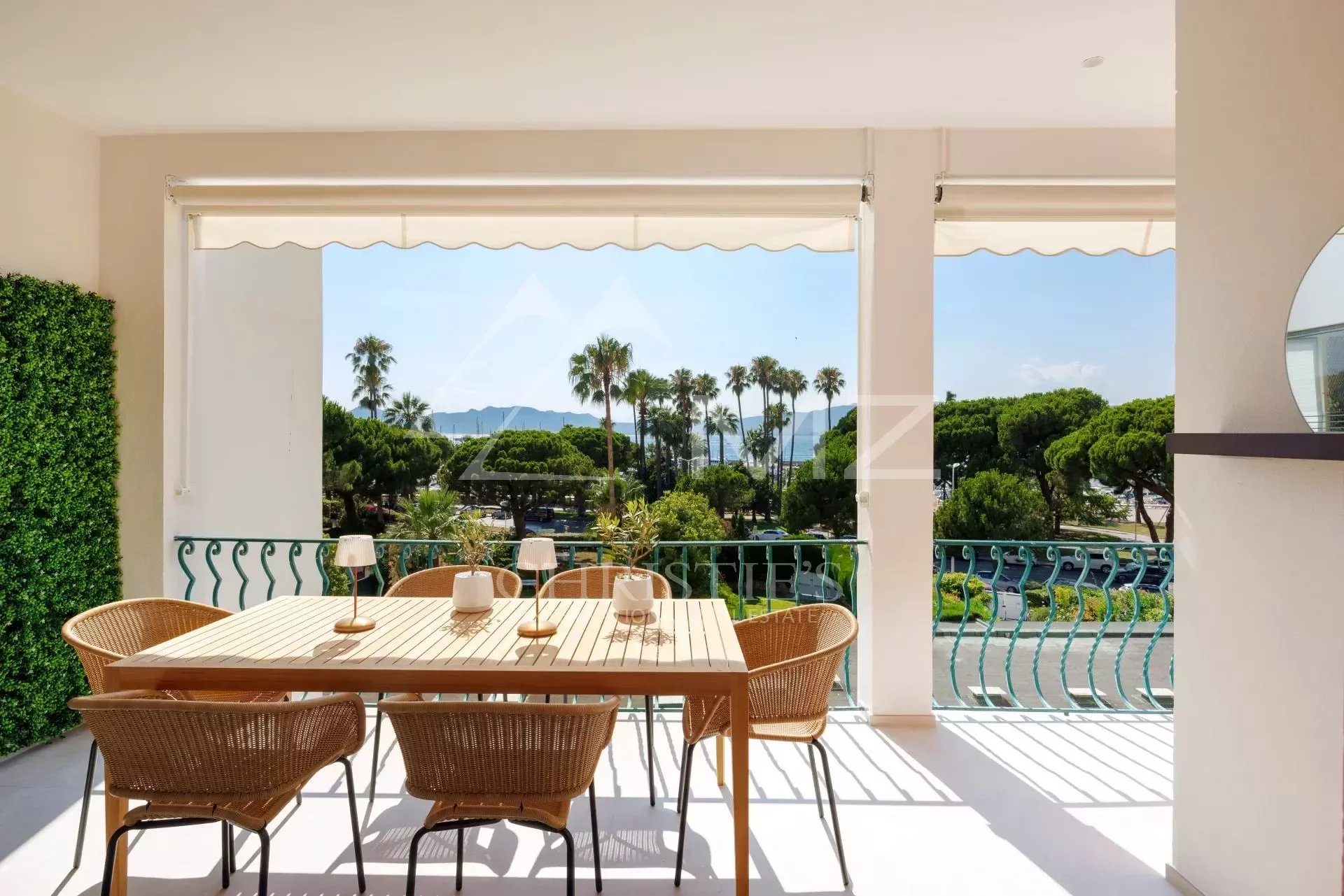 Cannes Croisette - Magnificent fully renovated flat