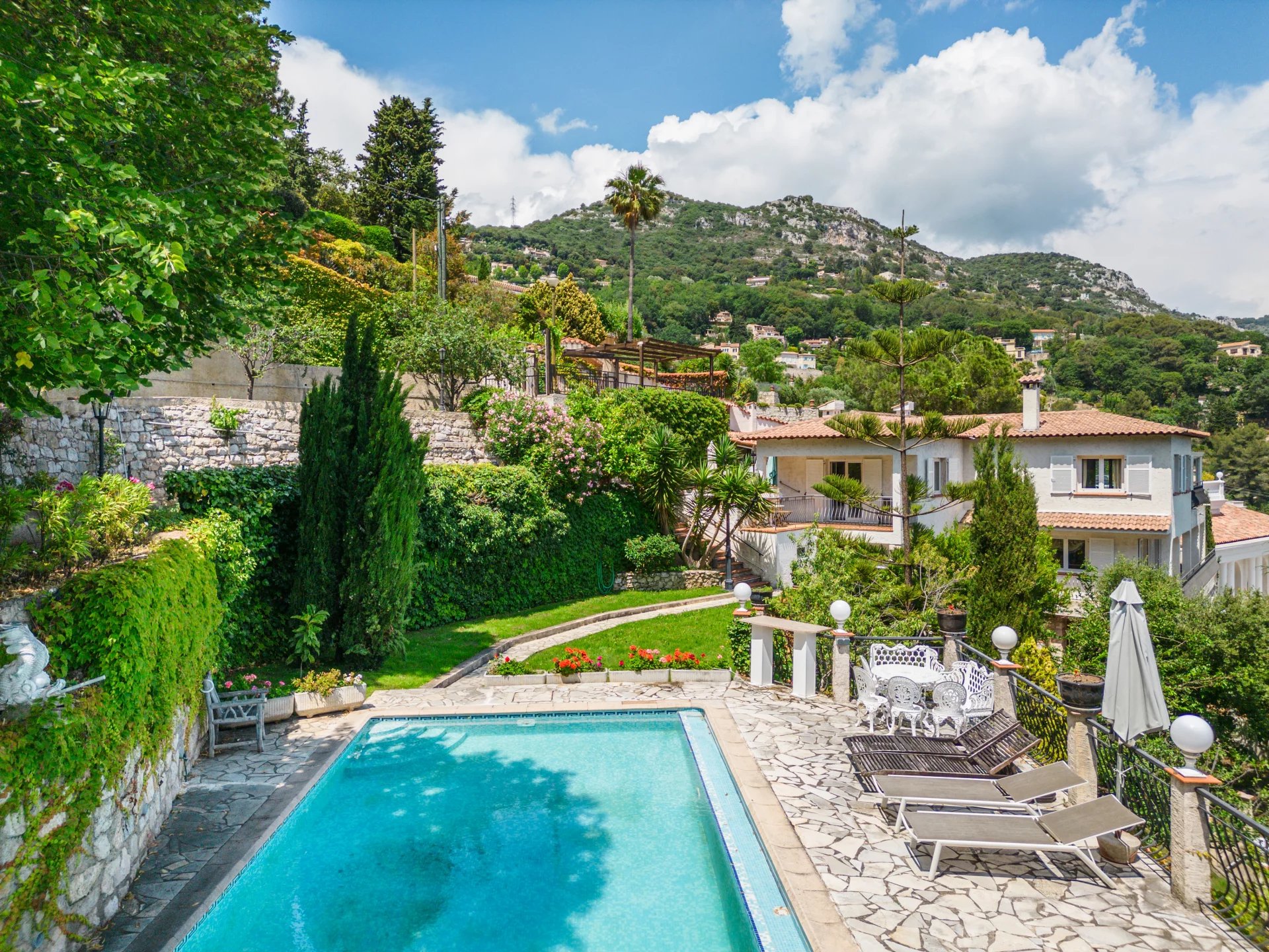 Villa de charme avec vue panoramique mer à la Turbie