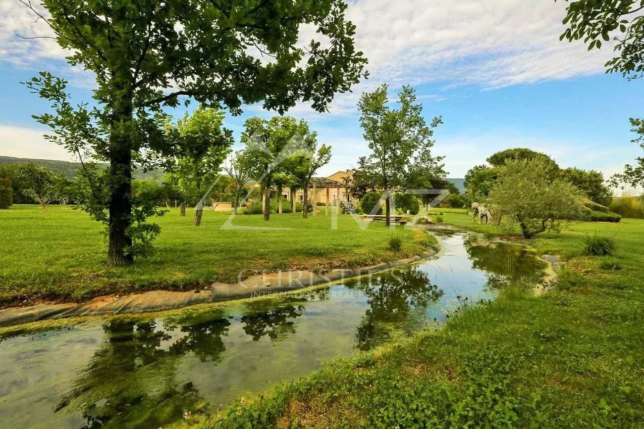 Luberon - Belle maison de vacances avec superbe parc