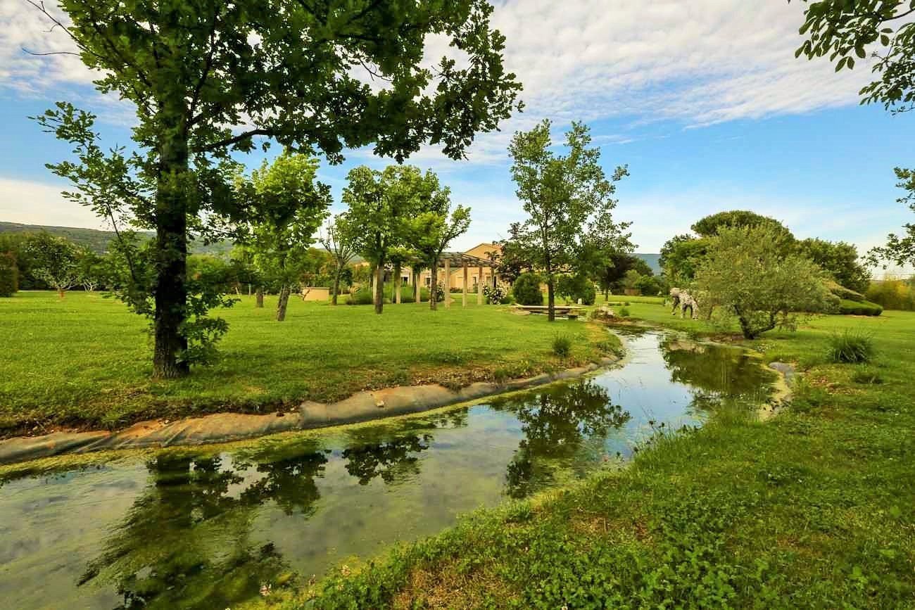 Luberon - Belle maison de vacances avec superbe parc