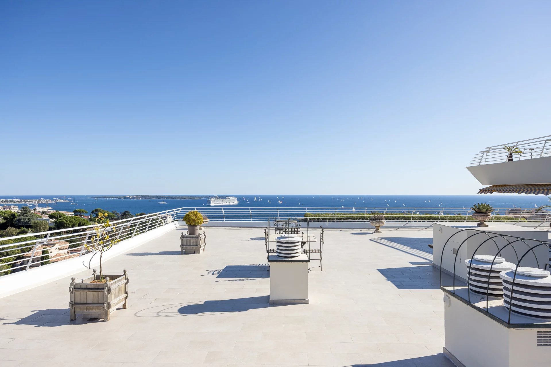 Cannes Croix des Gardes - Penthouse avec immense terrasse vue panoramique