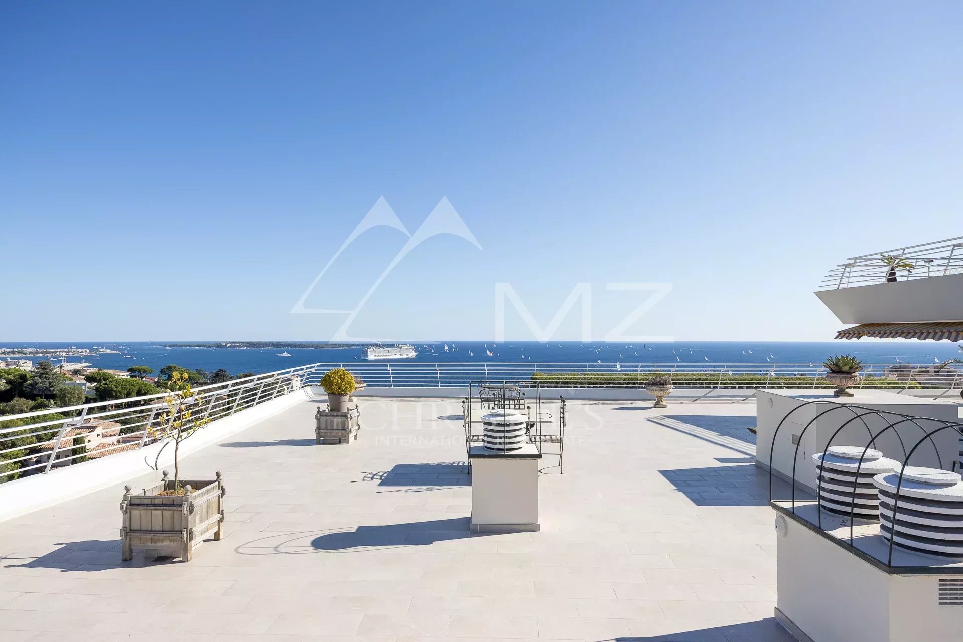 Cannes Croix des Gardes - Penthouse with large terrace panoramic view