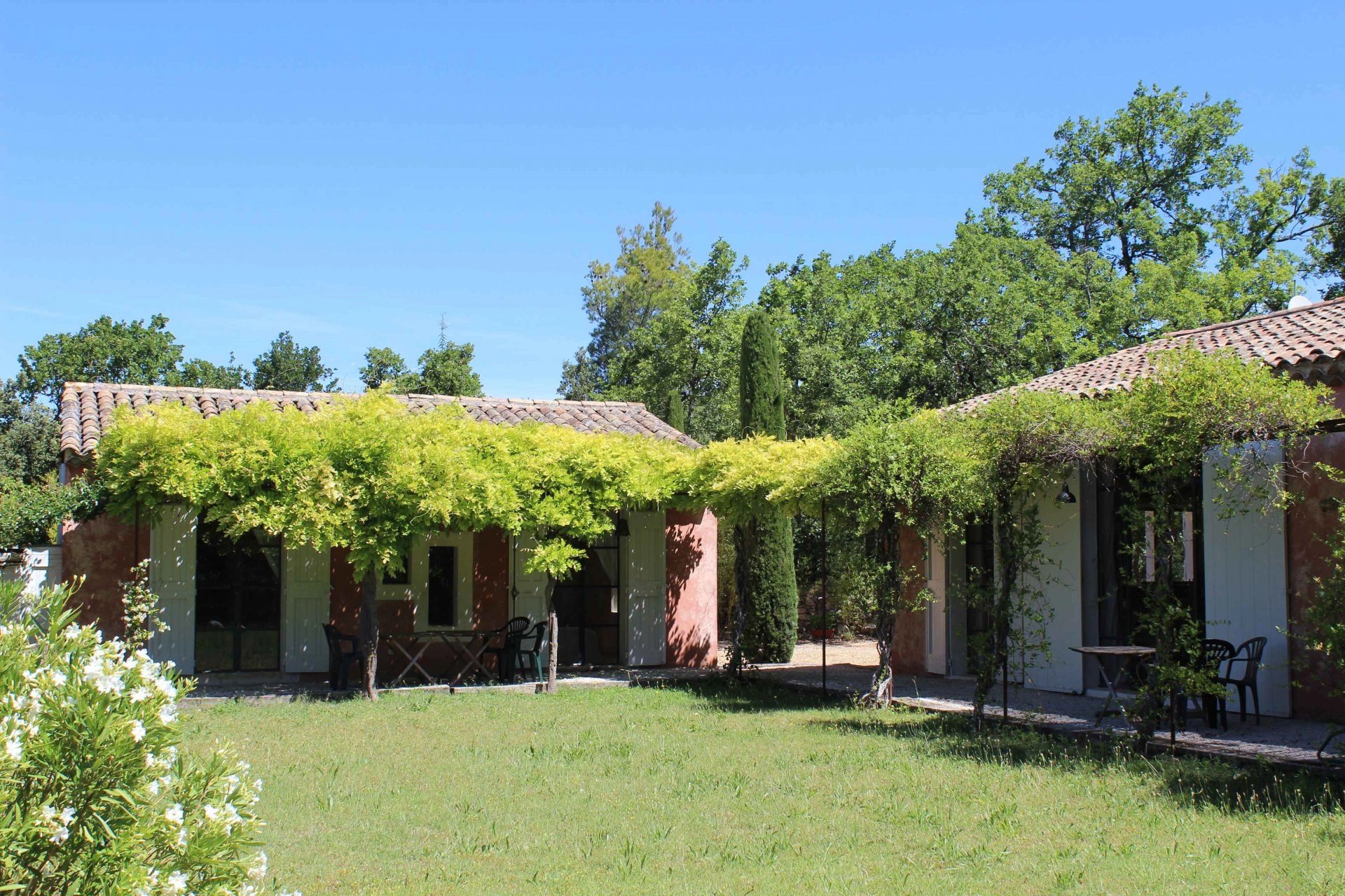 Proche Gordes - Charmante maison de vacances