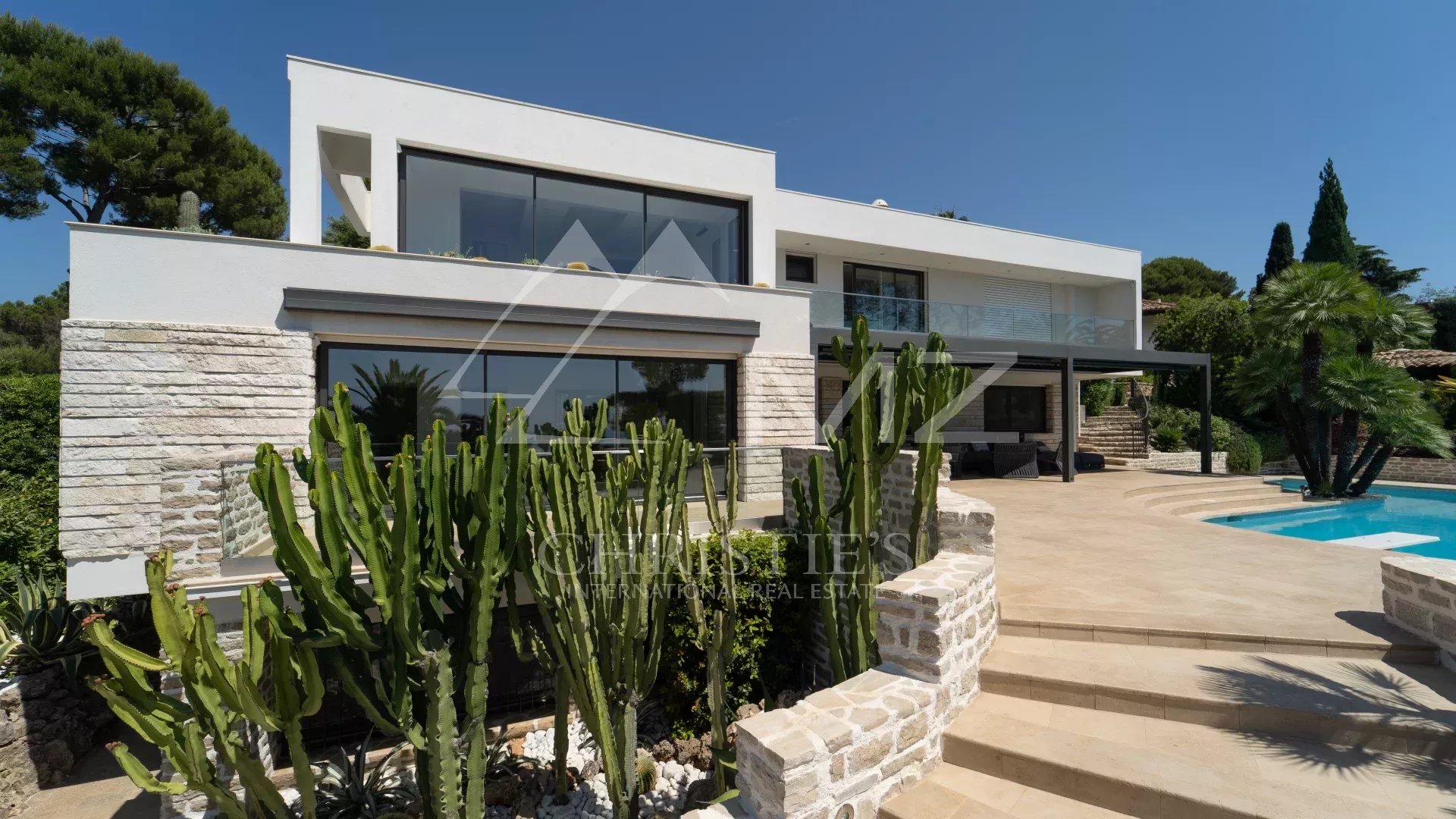 Contemporary Property  panoramic Sea view in Prestigious Estate.