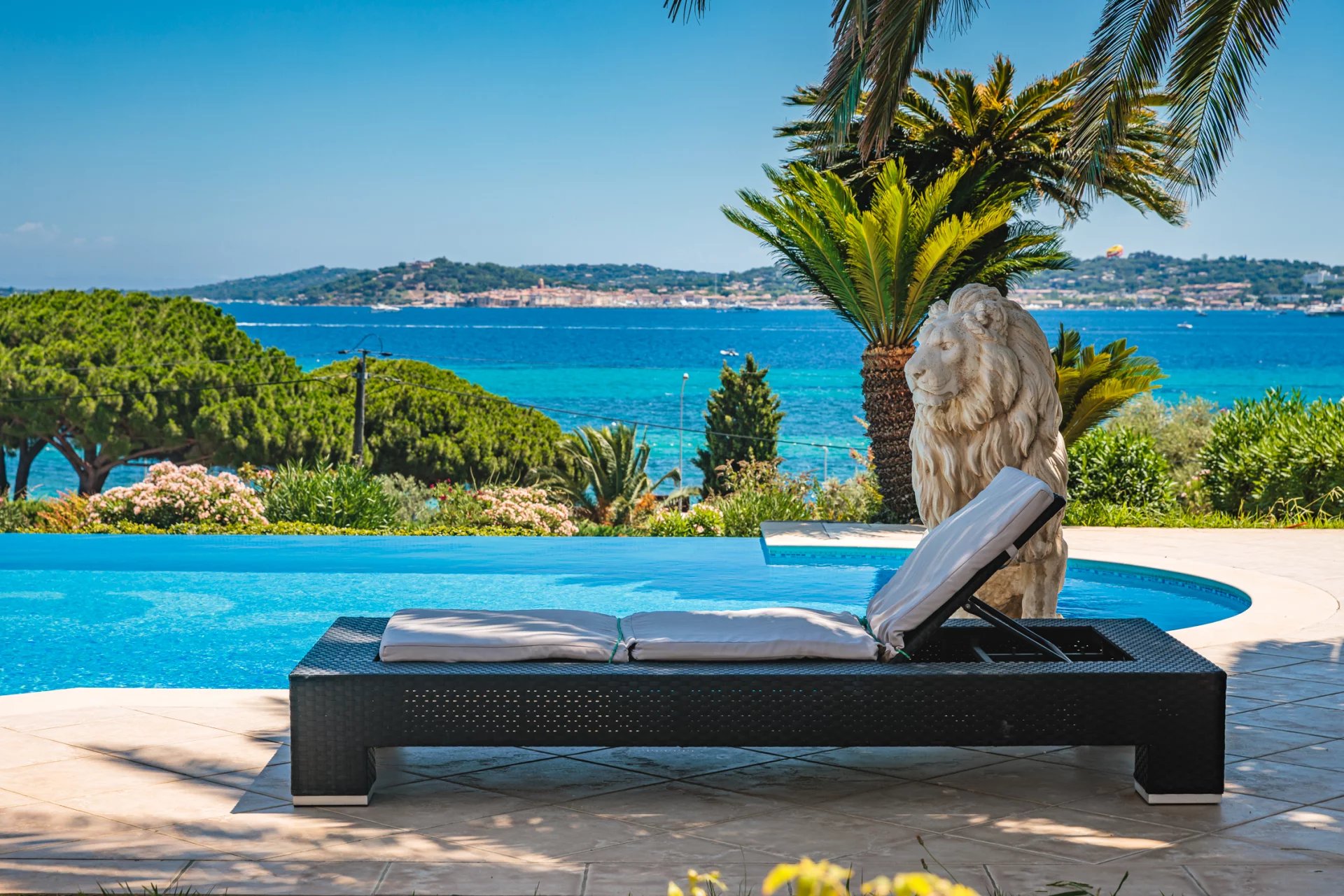 Villa vue mer panaromique sur le village de Saint-Tropez