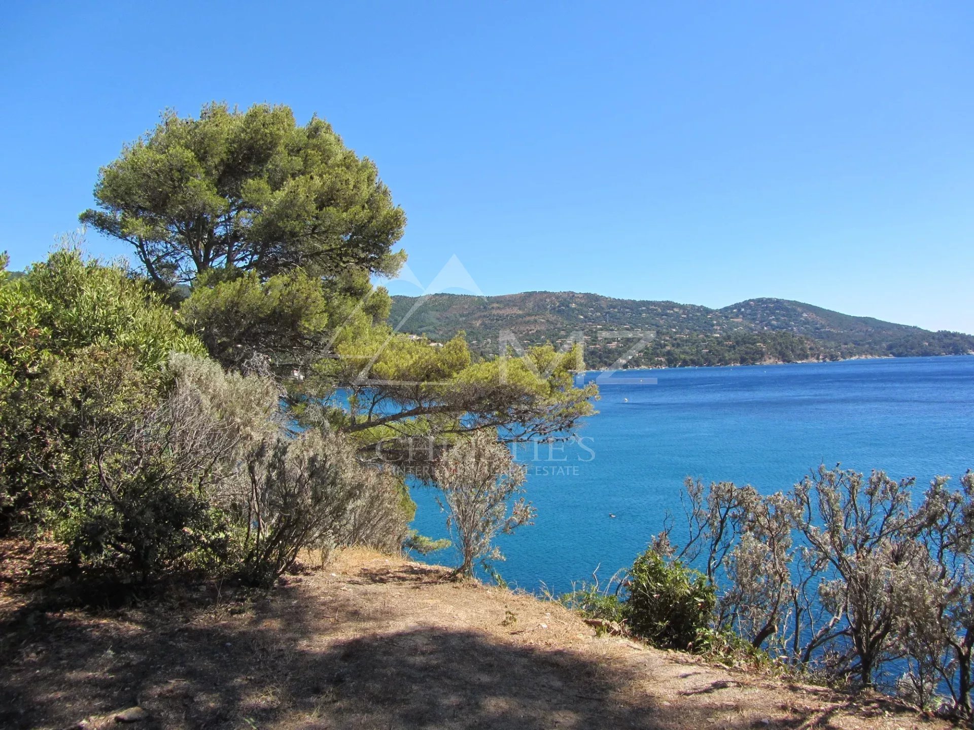 RARE A LA VENTE - PROPRIETE PIEDS DANS L'EAU - CAP NEGRE