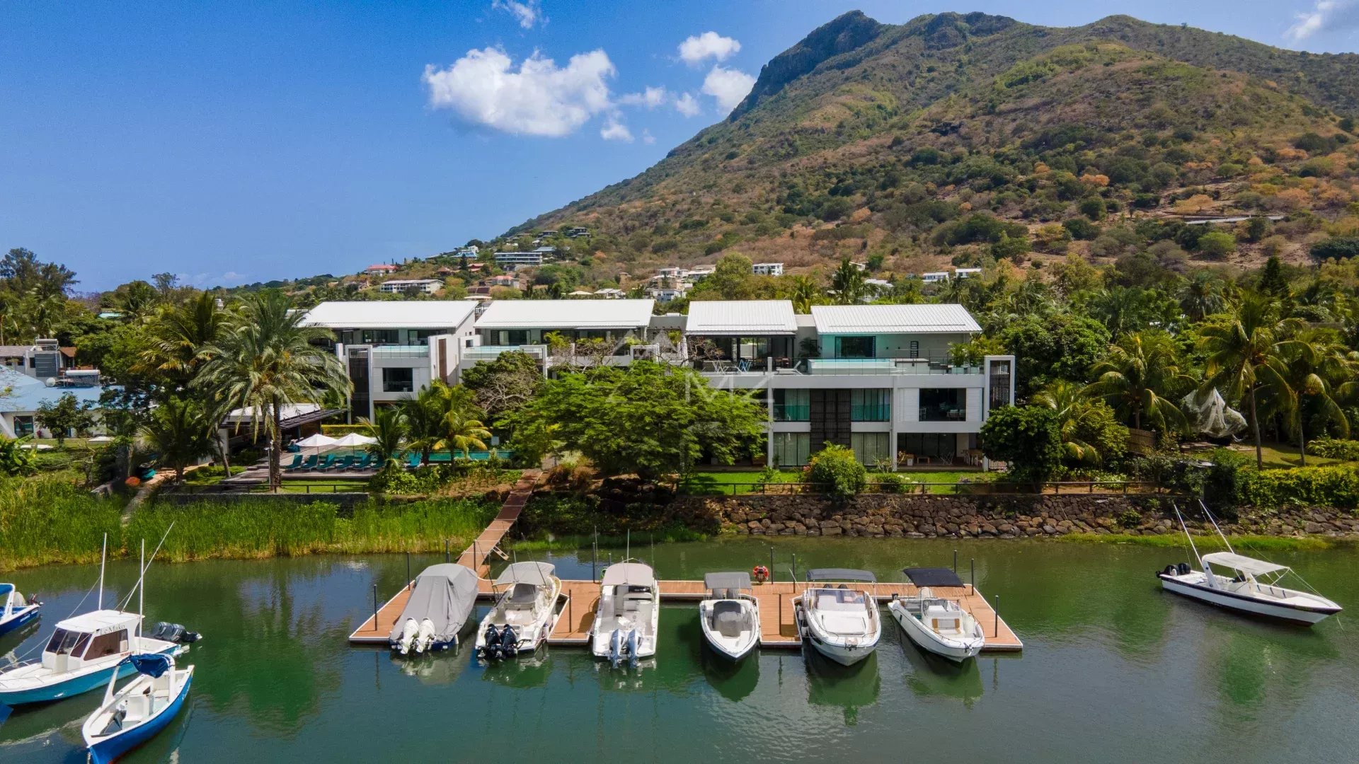 Penthouse de 4 chambres en bord de mer