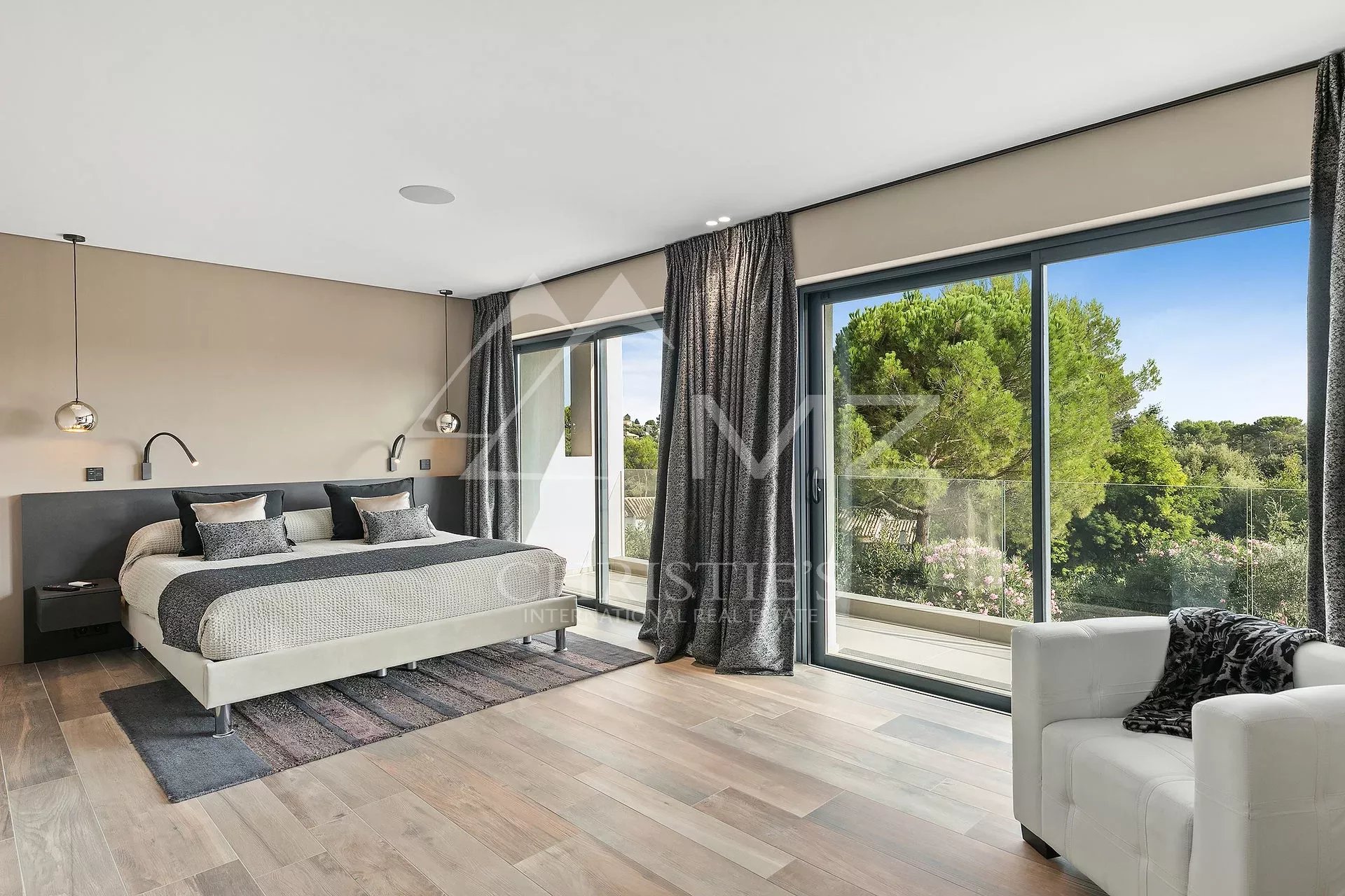 Valbonne - New contemporary villa